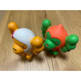 希少　KAWS×BAPE 2体セット販売