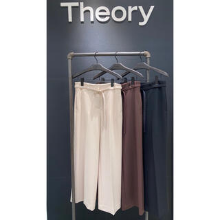 セオリー(theory)のTheory♦︎セオリー♦︎ベルト付きストレッチワイドパンツ　ベージュ(カジュアルパンツ)