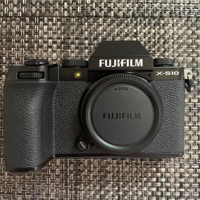 フジフイルム FUJIFILM X-S10 ボディ 保証書付