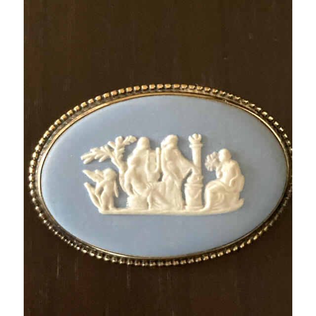 WEDGWOOD(ウェッジウッド)のウエッジウッド　ブローチ　2個セット レディースのアクセサリー(ブローチ/コサージュ)の商品写真