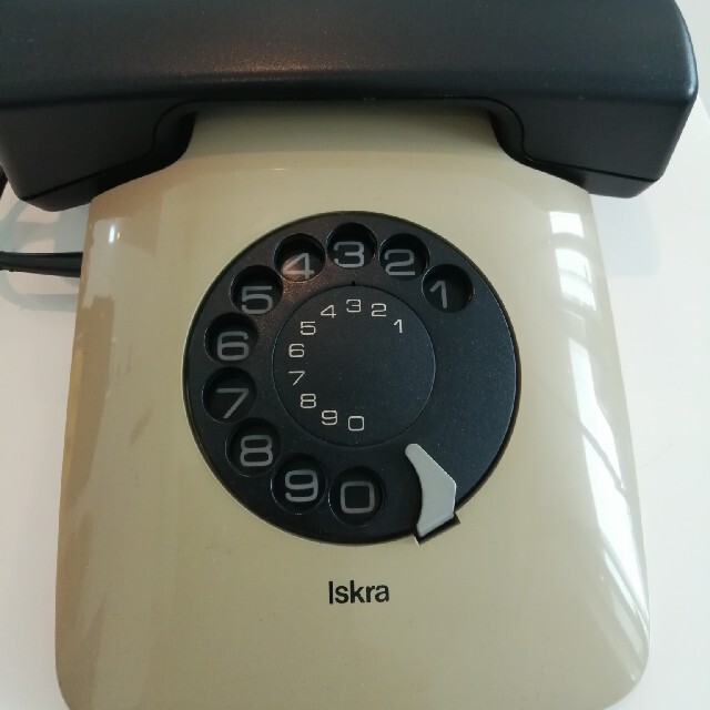 世界の 期間限定再大値下げ!　希少　アンティーク　電話機　Iskra イスクラ　レトロ 彫刻+オブジェ