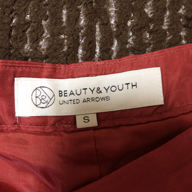 BEAUTY&YOUTH UNITED ARROWS(ビューティアンドユースユナイテッドアローズ)のテラコッタカラー サテン ショートパンツ レディースのパンツ(ショートパンツ)の商品写真