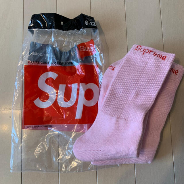 Supreme(シュプリーム)のsupreme Hanes ソックス　ピンク メンズのレッグウェア(ソックス)の商品写真