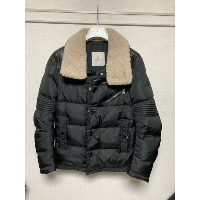 MONCLER(モンクレール)のレア　モンクレール　ダウンジャケット　ムートン　ボア　レザー　フード　黒　00 メンズのジャケット/アウター(ダウンジャケット)の商品写真