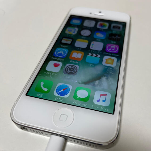 iPhone(アイフォーン)のiPhone5 White 32GB SoftBank スマホ/家電/カメラのスマートフォン/携帯電話(スマートフォン本体)の商品写真