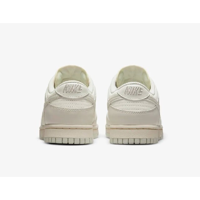 NIKE WMNS DUNK LOW LIGHT BONE　ライト ボーン