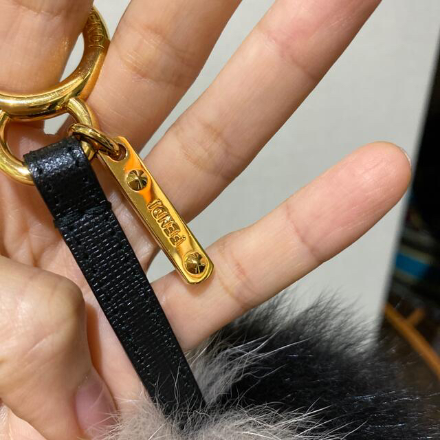 美品　FENDI ポンポンチャーム 1