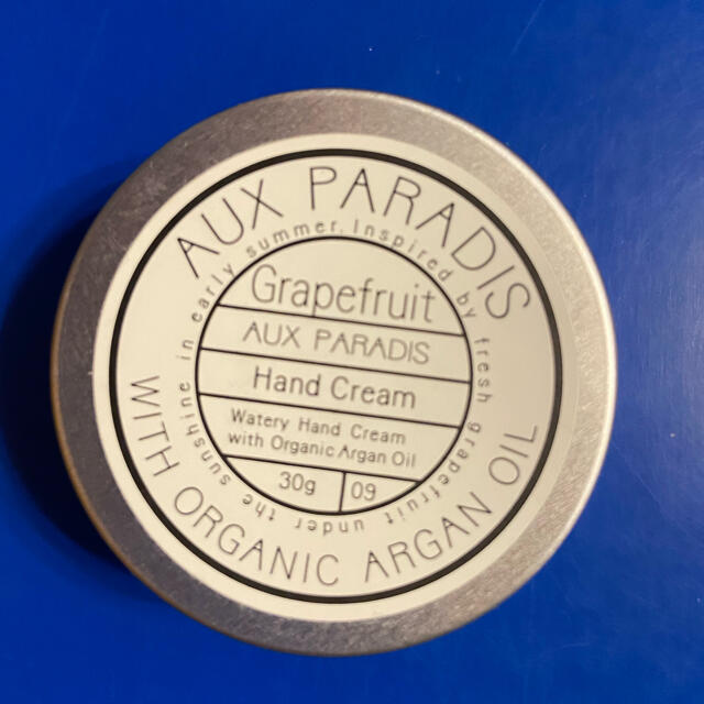 AUX PARADIS(オゥパラディ)のAUX PARADIS ハンドクリーム　⭐️新品 コスメ/美容のボディケア(ハンドクリーム)の商品写真