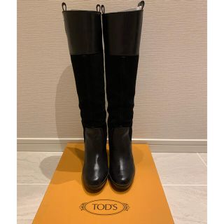 トッズ(TOD'S)の超美品TOD’S(トッズ)ロングブーツ　ブラック(ブーツ)