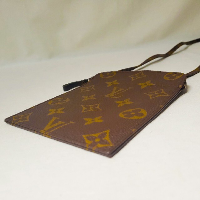 LOUIS VUITTON(ルイヴィトン)の【美品】LOUISVUITTON　ポシェットセクレ　モノグラム　ショルダーバッグ レディースのバッグ(ショルダーバッグ)の商品写真