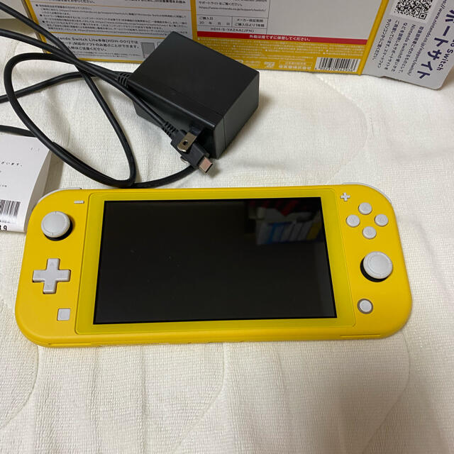 Nintendo Switch Lite イエロー & モンハンライズ Nintendo Switch Lite イエロー & モンハンライズ