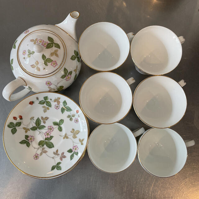 ウェッジウッド(Wedgwood) ワイルドストロベリー ティーカップ
