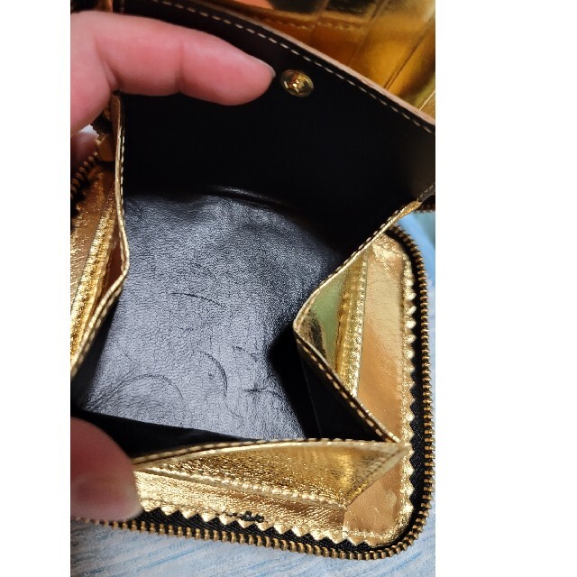 COMME des GARCONS(コムデギャルソン)のCOMME des GARCONS　二つ折りラウンドファスナー財布 メンズのファッション小物(折り財布)の商品写真