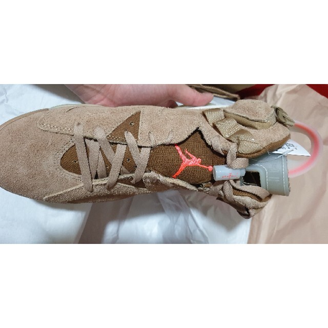 NIKE(ナイキ)のトラヴィス スコット ナイキ エア ジョーダン 6 ブリティッシュ カーキ メンズの靴/シューズ(スニーカー)の商品写真