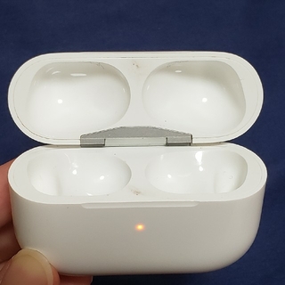 アップル(Apple)のAirpods pro　充電器のみ(バッテリー/充電器)