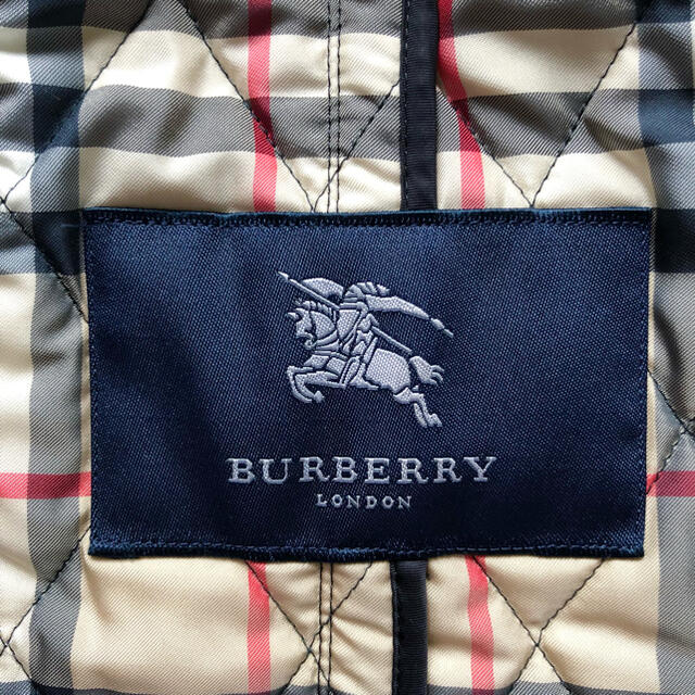 BURBERRY(バーバリー)の美品 バーバリーロンドン ナイロン キルティングジャケット  ブラック レディースのジャケット/アウター(ブルゾン)の商品写真