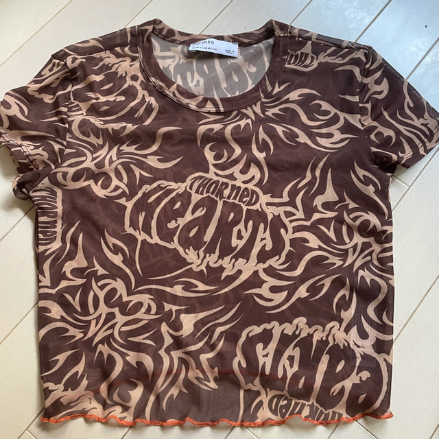 Bershka(ベルシュカ)のBershka ショートトップス　2021新作プリント半袖 レディースのトップス(Tシャツ(半袖/袖なし))の商品写真