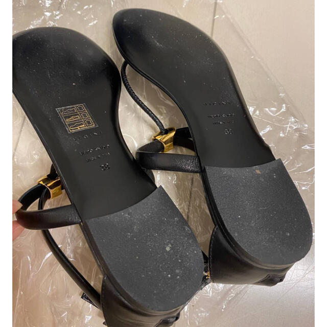 VICINI(ヴィチーニ)の【美品】VICINI STRAP SANDALヴィチーニ　ストラップ　サンダル黒 レディースの靴/シューズ(サンダル)の商品写真