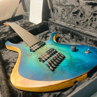 Skervesen Swan7(エレキギター)