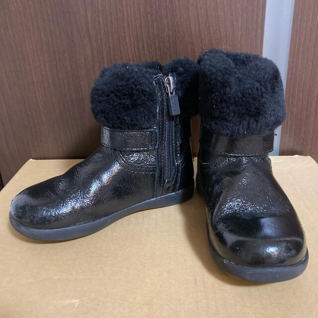 UGG(アグ)のキッズUGG 中古品アグ ムートンブーツ レア 海外購入品 16 シープスキン キッズ/ベビー/マタニティのキッズ靴/シューズ(15cm~)(ブーツ)の商品写真