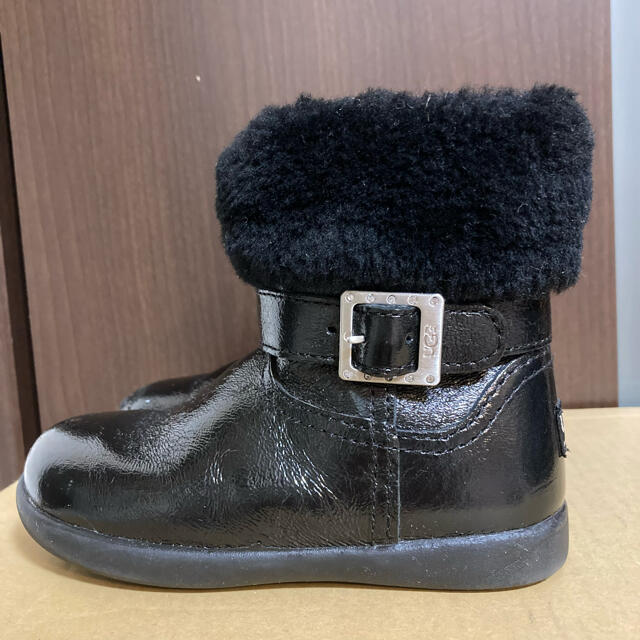 UGG(アグ)のキッズUGG 中古品アグ ムートンブーツ レア 海外購入品 16 シープスキン キッズ/ベビー/マタニティのキッズ靴/シューズ(15cm~)(ブーツ)の商品写真