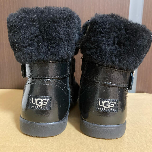 UGG(アグ)のキッズUGG 中古品アグ ムートンブーツ レア 海外購入品 16 シープスキン キッズ/ベビー/マタニティのキッズ靴/シューズ(15cm~)(ブーツ)の商品写真