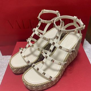 VALENTINO - ロックスタッズウェッジサンダルの通販 by boc_dis's shop