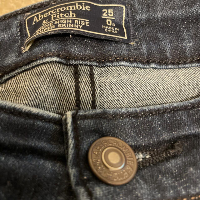 Abercrombie&Fitch(アバクロンビーアンドフィッチ)のAbercrombie&Fitch アバクロ ボトムス パンツ ジーンズ 美品 レディースのパンツ(デニム/ジーンズ)の商品写真