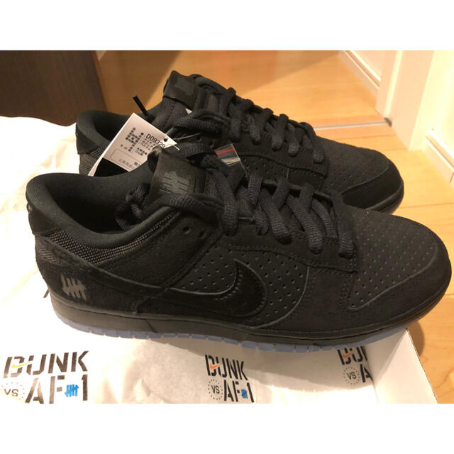 NIKE(ナイキ)のUNDEFEATED × NIKE DUNK LOW SP BLACK メンズの靴/シューズ(スニーカー)の商品写真