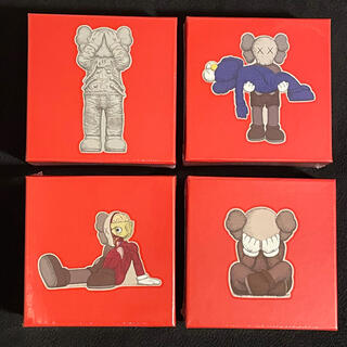 kaws puzzle 4種セット(その他)