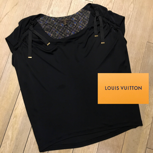 LOUIS VUITTON(ルイヴィトン)のルイヴィトン LOUISVUITTON LV ドルマン テレコ フレンチスリーブ レディースのトップス(カットソー(長袖/七分))の商品写真