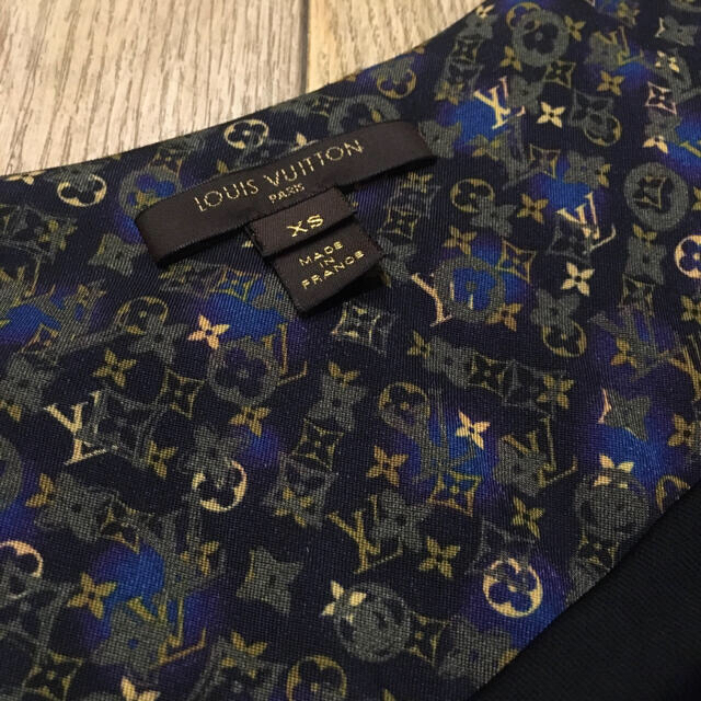 LOUIS VUITTON(ルイヴィトン)のルイヴィトン LOUISVUITTON LV ドルマン テレコ フレンチスリーブ レディースのトップス(カットソー(長袖/七分))の商品写真