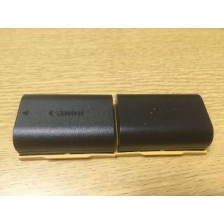 キヤノン(Canon)の２個 CANON  カメラ バッテリー LP-E6 中古　端子カバー付き(その他)
