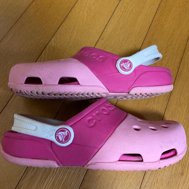 CROSS(クロス)の【お値下げ中】crocs【J2 -20㌢】サンダル キッズ/ベビー/マタニティのキッズ靴/シューズ(15cm~)(サンダル)の商品写真