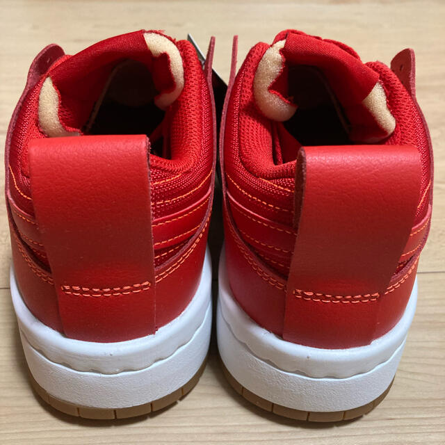 NIKE(ナイキ)のnike dunk disrupt red 23.5cm 新品未使用 レディースの靴/シューズ(スニーカー)の商品写真