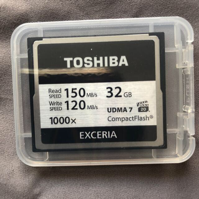 東芝(トウシバ)のコンパクトフラッシュ　中古　32GB スマホ/家電/カメラのカメラ(その他)の商品写真