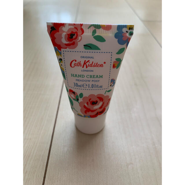 Cath Kidston(キャスキッドソン)のキャスキッドソン ハンドクリーム コスメ/美容のボディケア(ハンドクリーム)の商品写真