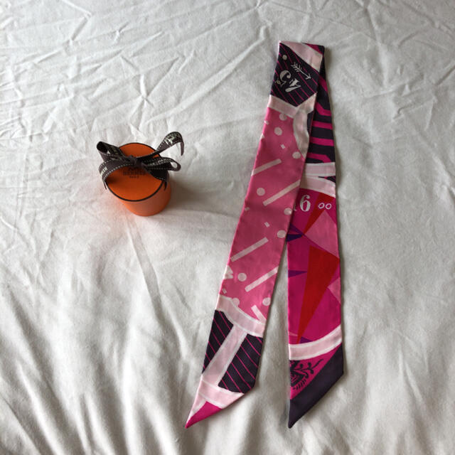 エルメス ツイリー スカーフ シルク ピンクのサムネイル
