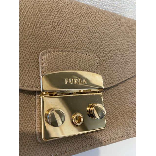 Furla(フルラ)のフルラ　メトロポリス　FURLA ベージュ　美品 レディースのバッグ(ショルダーバッグ)の商品写真