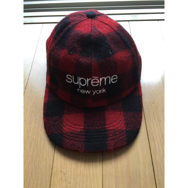 Supreme(シュプリーム)のsupreme red check classic logo cap  メンズの帽子(キャップ)の商品写真