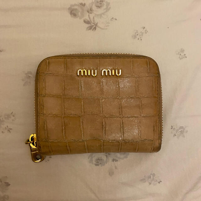 miumiu(ミュウミュウ)のmiumiu ミニ財布　コインケース　 レディースのファッション小物(財布)の商品写真