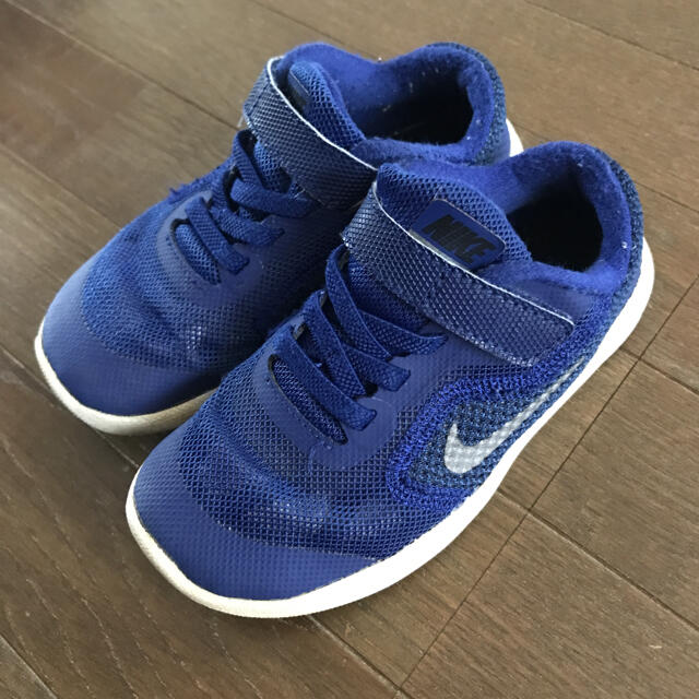 NIKE(ナイキ)のNIKE スニーカー　15cm キッズ/ベビー/マタニティのキッズ靴/シューズ(15cm~)(スニーカー)の商品写真