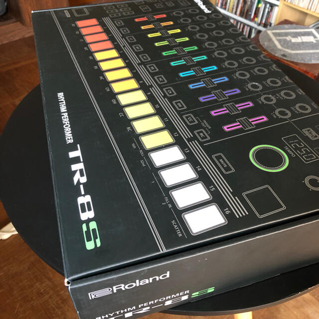 TR-8S Roland MPC SP-404SX maschine korg