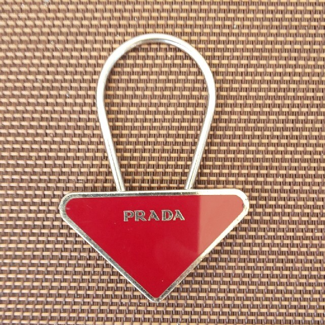 PRADA(プラダ)のmie様専用。プラダキーホルダー レディースのファッション小物(キーホルダー)の商品写真