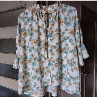 ユニクロ(UNIQLO)のユニクロ　PAUL＆JOE コラボ花柄ブラウス(シャツ/ブラウス(長袖/七分))