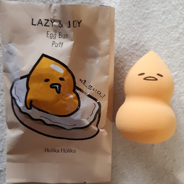 ぐでたま メイクパフ holikaholika コスメ/美容のベースメイク/化粧品(その他)の商品写真