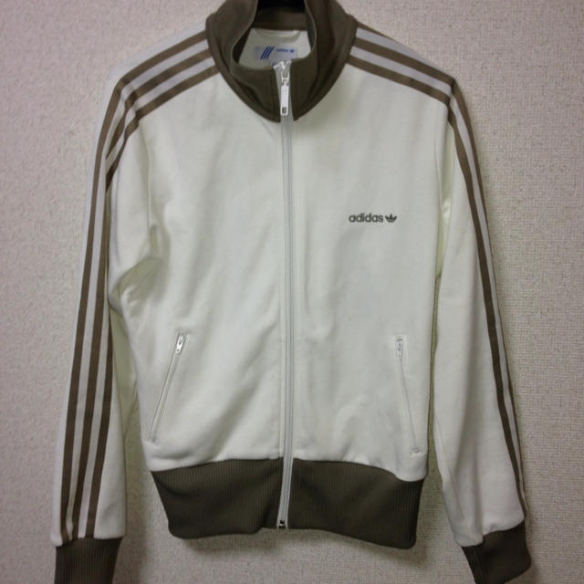 adidas(アディダス)のadidasジャージ♡白×カーキ レディースのトップス(トレーナー/スウェット)の商品写真