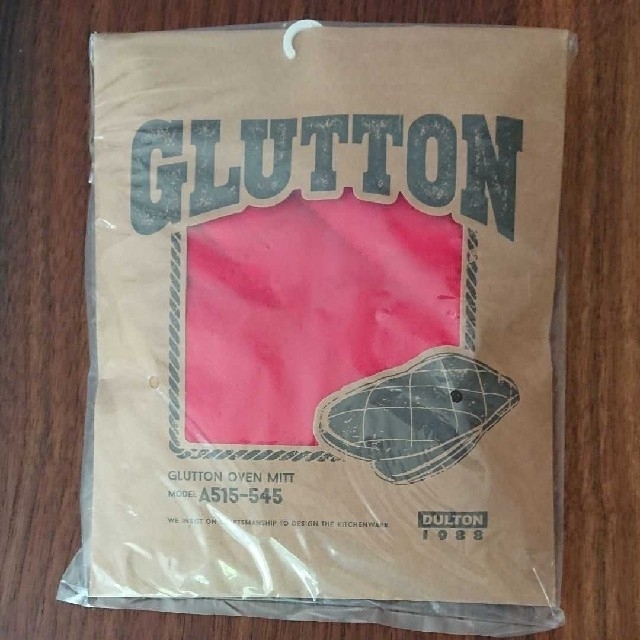 【新品・未開封】ダルトン DULTON ミトン オーブンミット GLUTTON インテリア/住まい/日用品のキッチン/食器(収納/キッチン雑貨)の商品写真