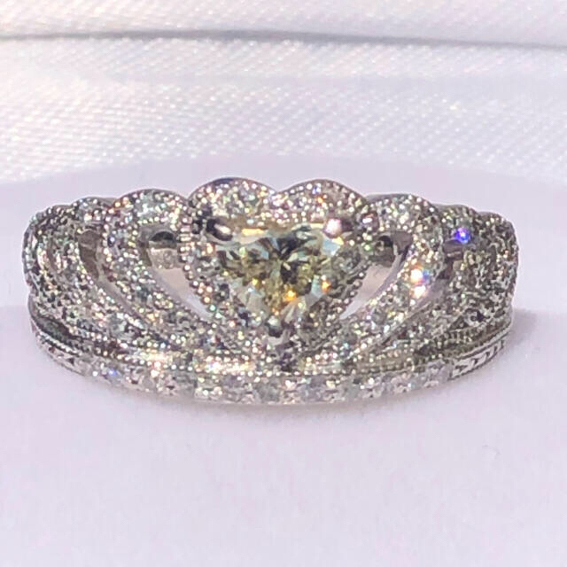 専用です。　　　　ダイヤモンドリング プラチナ ティアラ レディースのアクセサリー(リング(指輪))の商品写真