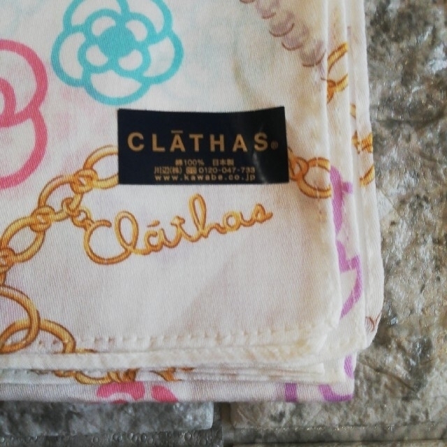 CLATHAS(クレイサス)の新品タグ付　クレイサス　ハンカチ レディースのファッション小物(ハンカチ)の商品写真